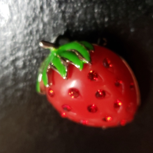 Vintage Best Strawberry Brooch - Picture 3 of 5